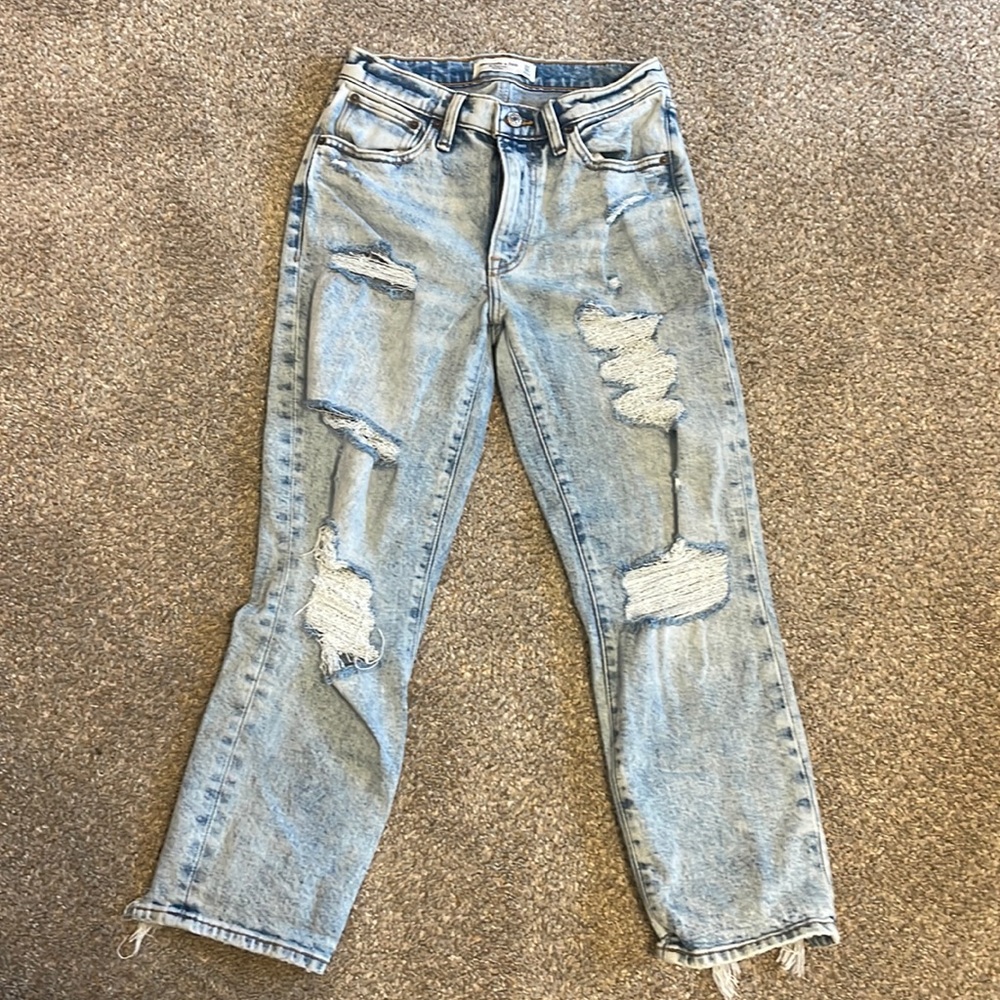 Mid Rise Boyfriend Ankle Jeans